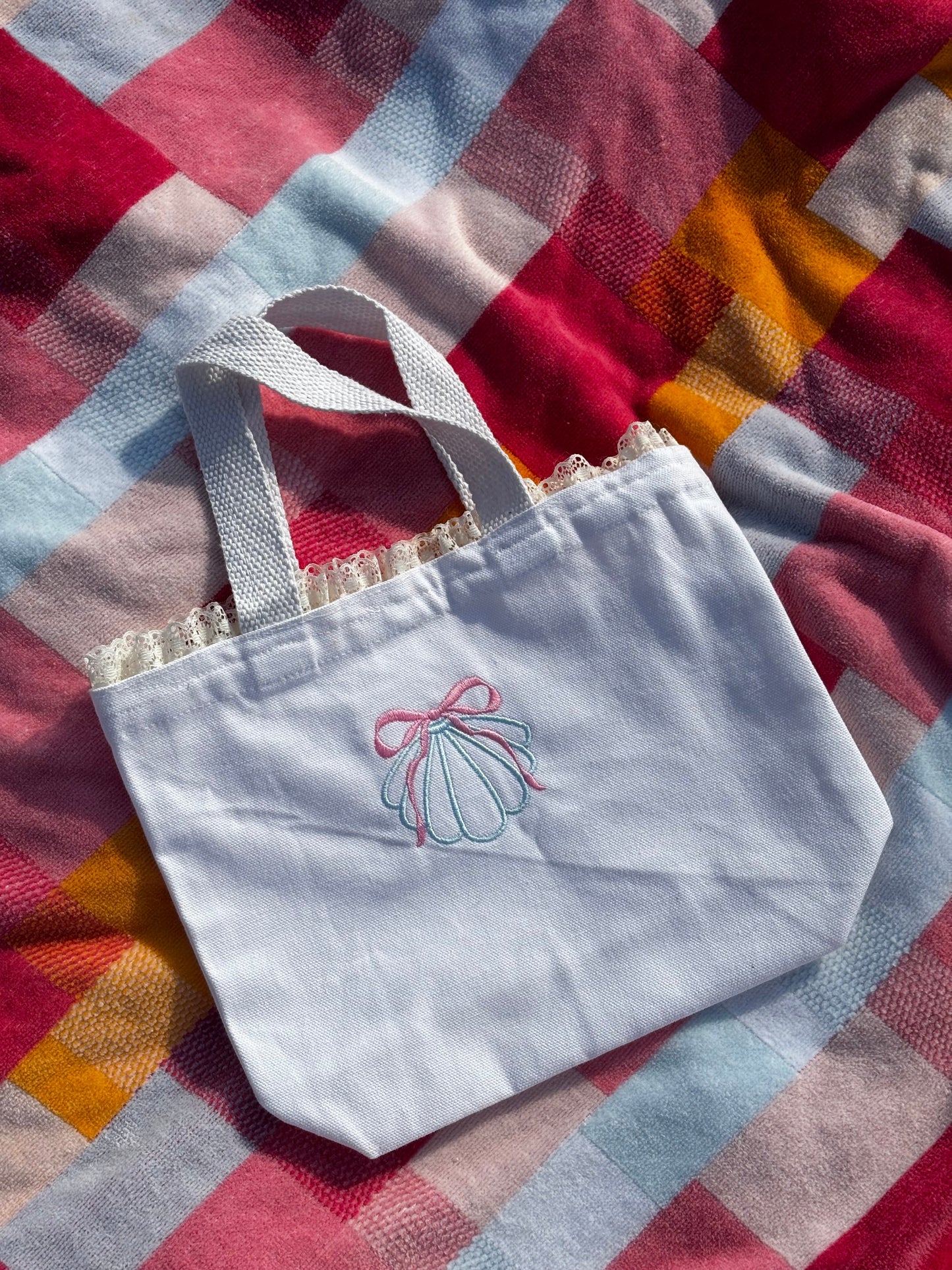 Clam Shell Mini Tote Bag
