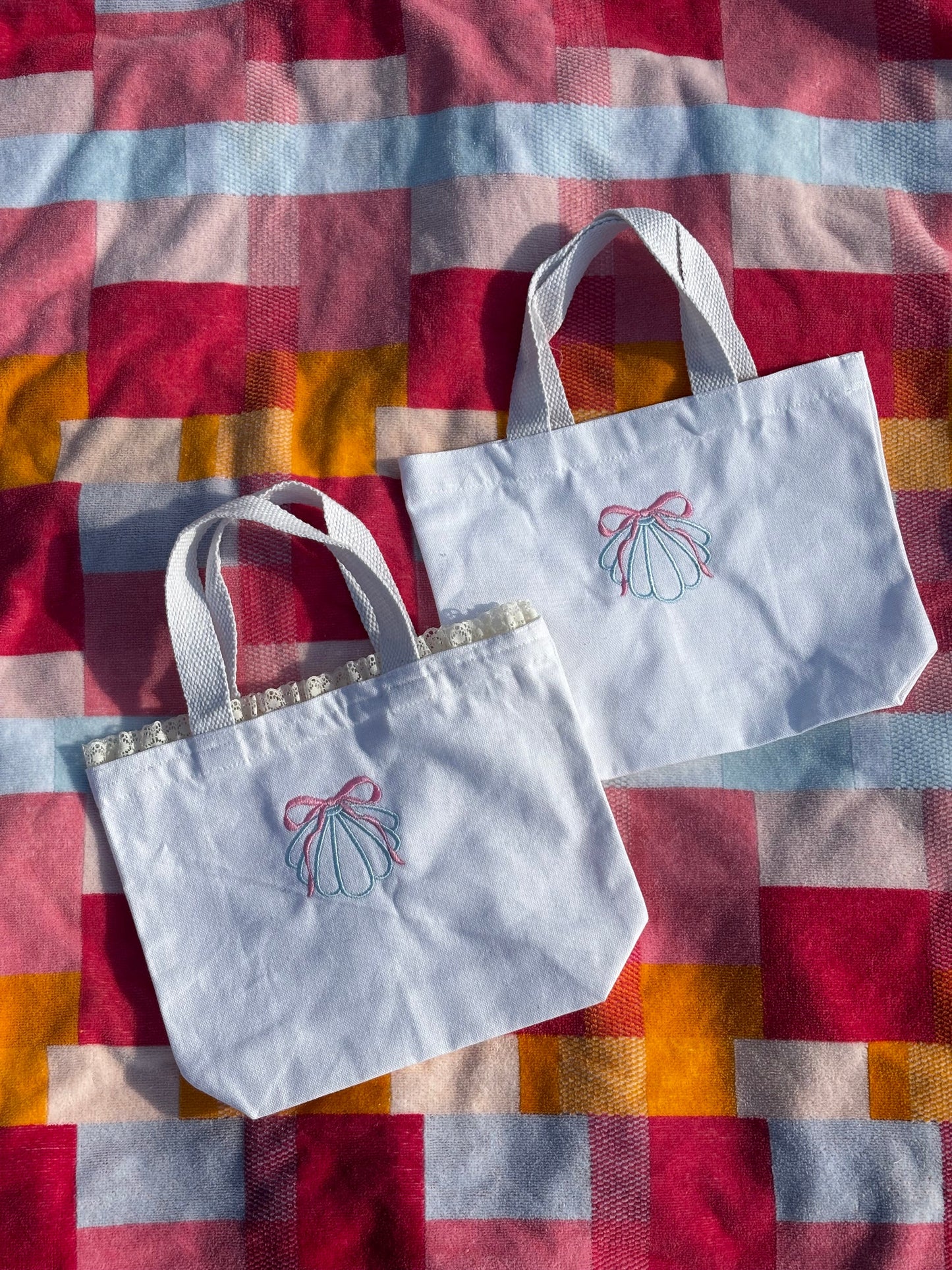 Clam Shell Mini Tote Bag